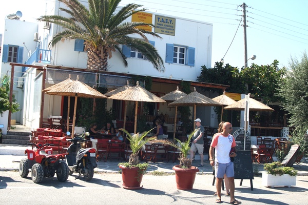 La Bodega Cafe Snack Bar in Paros for Sale